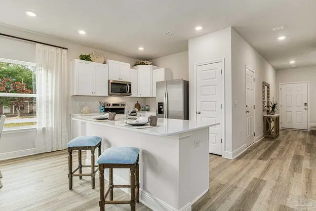 4799 Spruce Point Dr, Gulf Breeze FL 32563 exterior