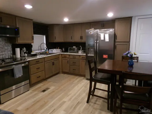4363 Reinsma Rd, Milton FL 32583 exterior