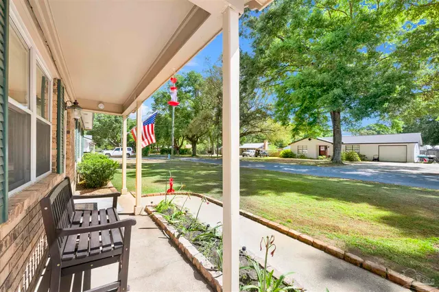 5131 Oakleaf Dr property photo
