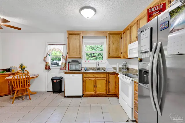 5131 Oakleaf Dr property photo