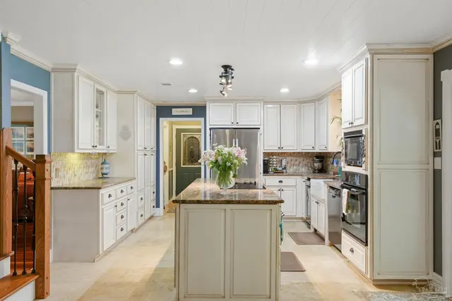 6930 Summit Way property photo