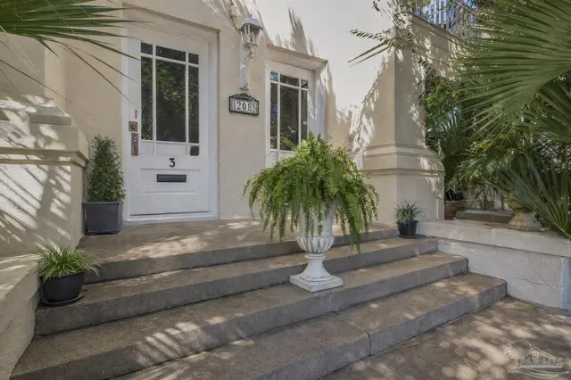 208 W Strong St # 4, Pensacola FL 32501 exterior