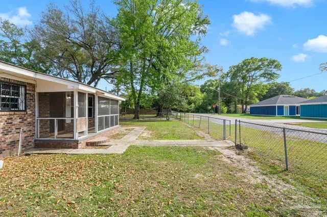 7922 Griffith Ave property photo