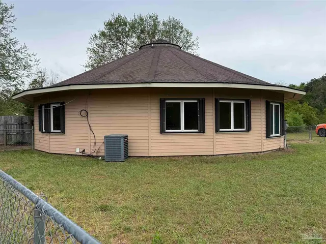11307 Boundary Line Rd, Milton FL 32583 exterior