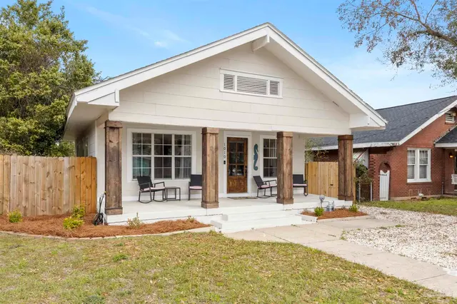 1010 W Gregory St, Pensacola FL 32502 exterior