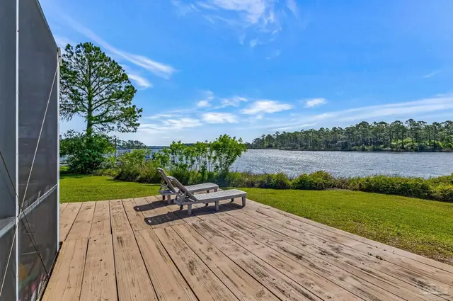 2706 Grainger Ave, Pensacola FL 32507 exterior