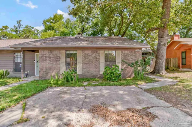 2394 Shoal Creek Dr, Pensacola FL 32514 exterior