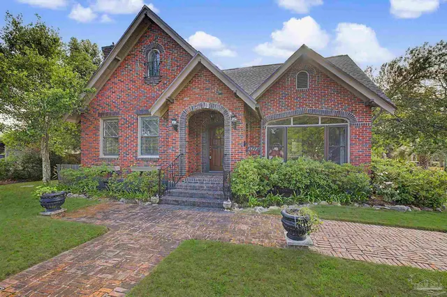 1517 N Spring St, Pensacola FL 32501 exterior