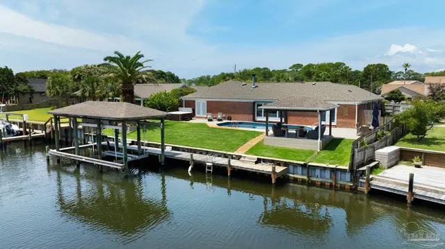 934 Aquamarine Dr property photo