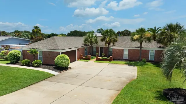 934 Aquamarine Dr property photo