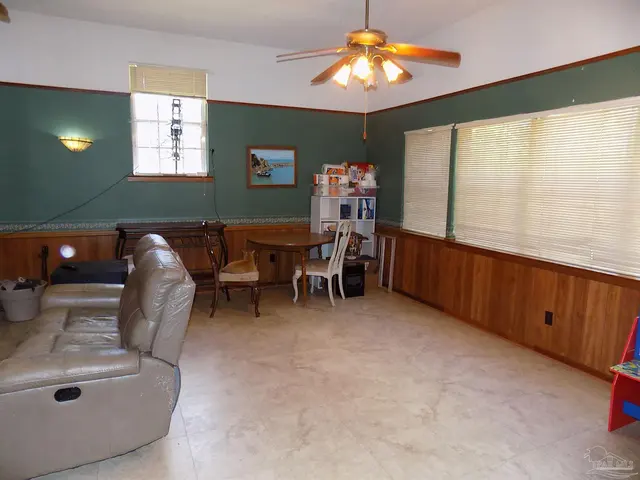 5774 Northrop Rd property photo