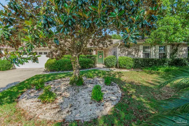 2034 Bayou Dr, Navarre FL 32566 exterior