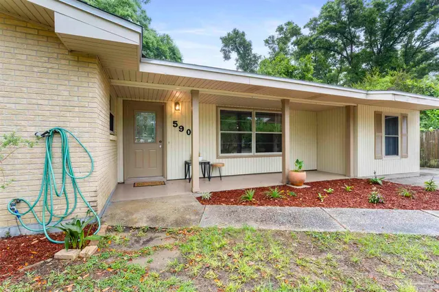 5906 Walton St property photo