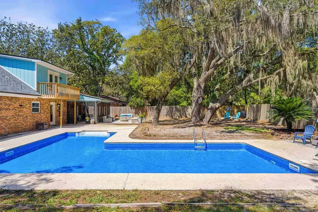1555 Oak Shore Dr property photo