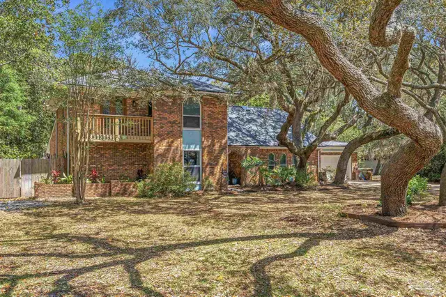 1555 Oak Shore Dr, Gulf Breeze FL 32563 exterior