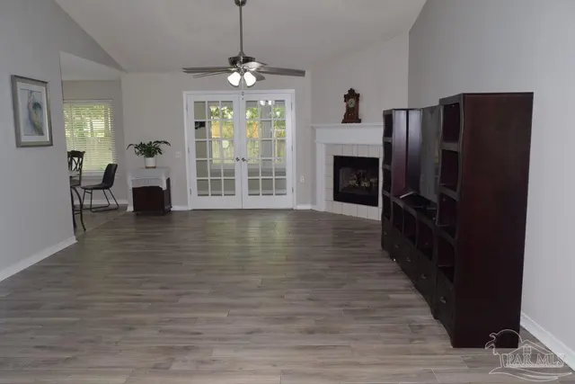 5537 Shadow Grove Blvd, Pensacola FL 32526 exterior
