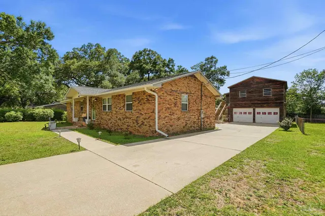 4653 Dean Dr, Pace FL 32571 exterior
