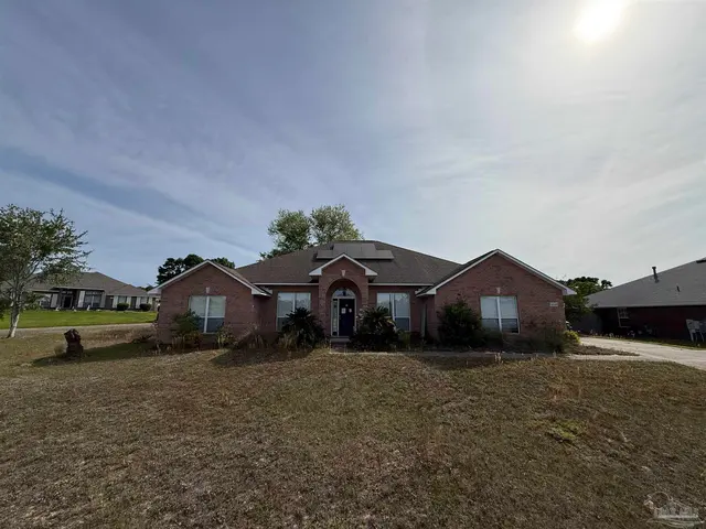 5589 Colinas Verde Dr, Milton FL 32570 exterior