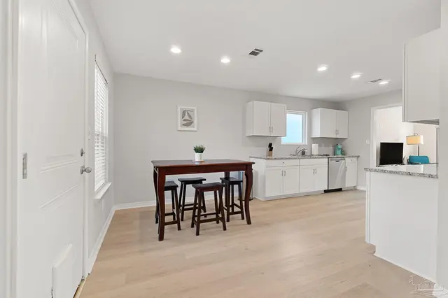 1004 Polk Ave property photo