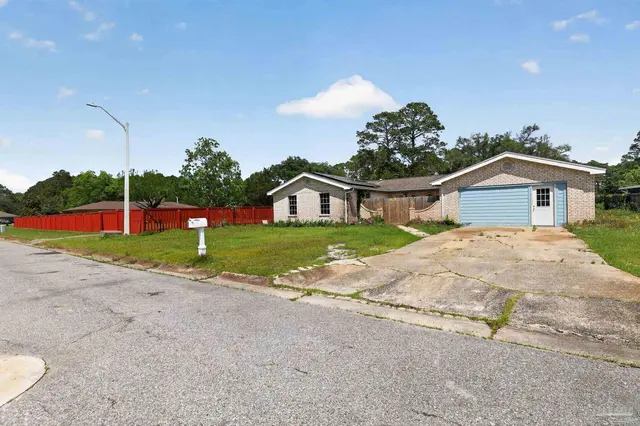 420 Chanterelle Dr, Pensacola FL 32506 exterior
