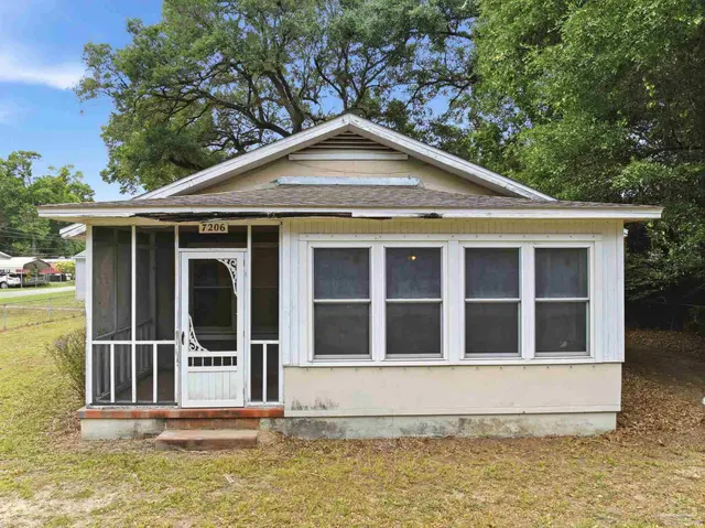 7206 W Jackson St, Pensacola FL 32506 exterior