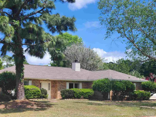 6818 Kitty Hawk Cir, Pensacola FL 32506 exterior