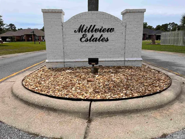 618 Ripsaw Ln, Pensacola FL 32506 exterior