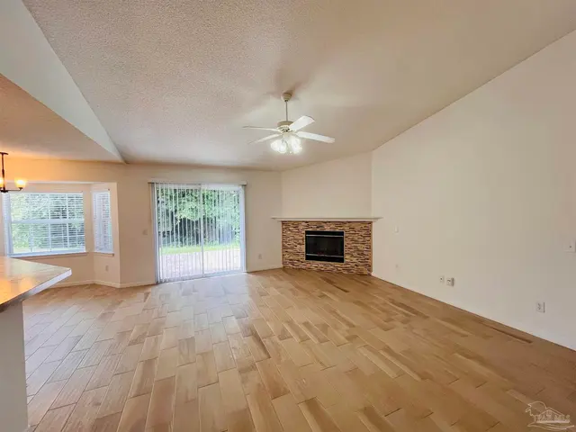 618 Ripsaw Ln property photo