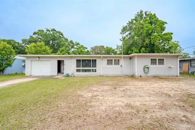 26 Adkinson Dr, Pensacola FL 32506 exterior