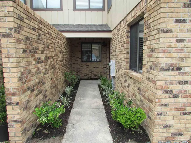 2831 Villager Cir, Pensacola FL 32504 exterior