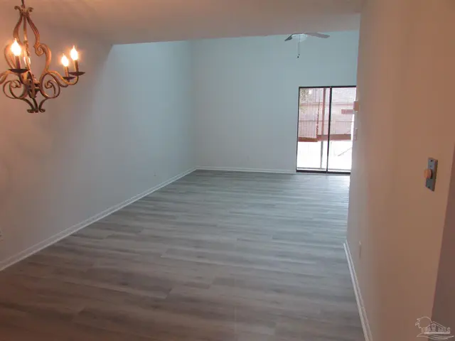 2831 Villager Cir property photo