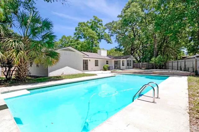 5745 Avenida Robledal, Pensacola FL 32504 exterior