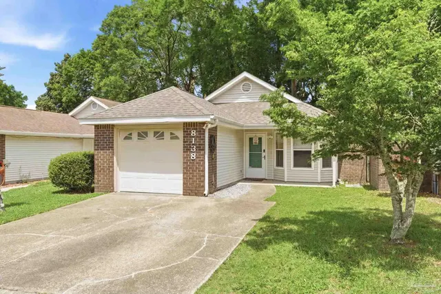 8138 Treetop Ln, Pensacola FL 32514 exterior