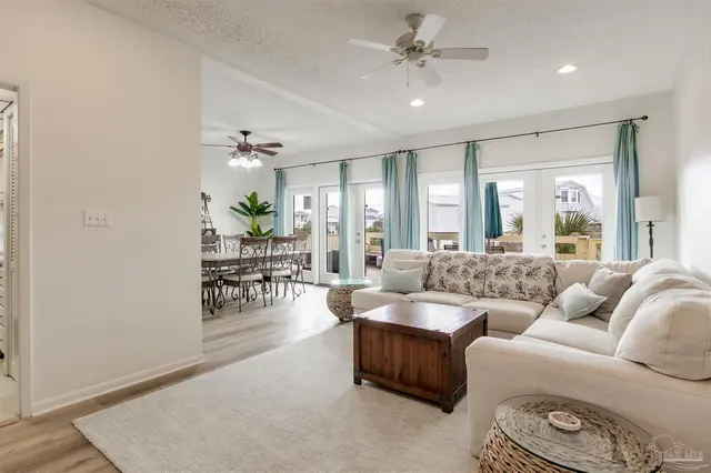 8520 Gulf Blvd # 33, Navarre Beach FL 32566 exterior