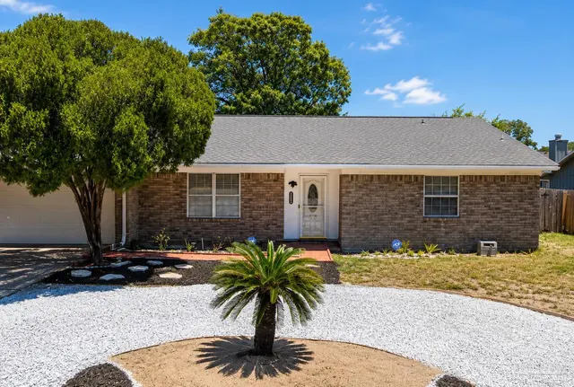 5570 Charbar Dr, Pensacola FL 32526 exterior