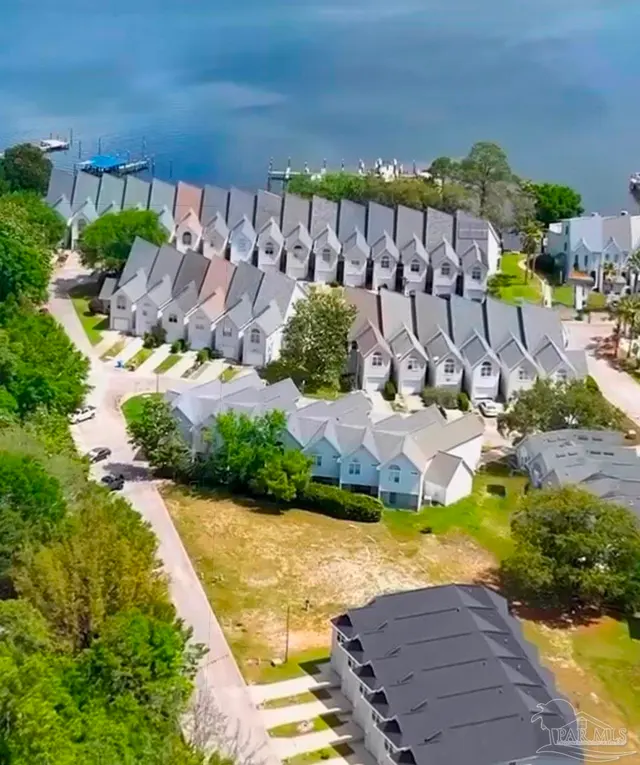 7267 Majestic Blvd, Navarre FL 32566 exterior