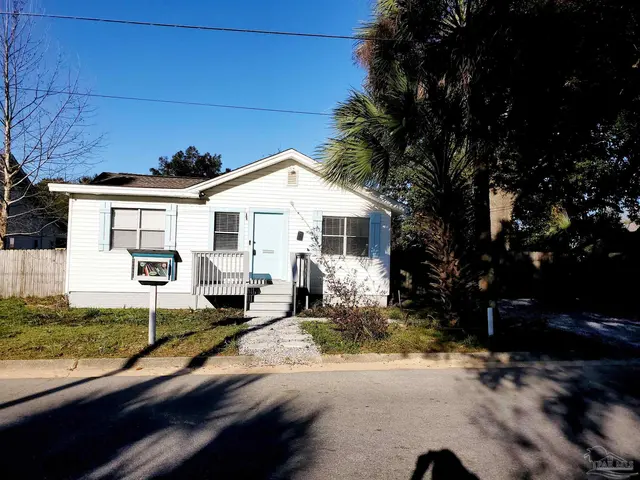 1215 C St property photo