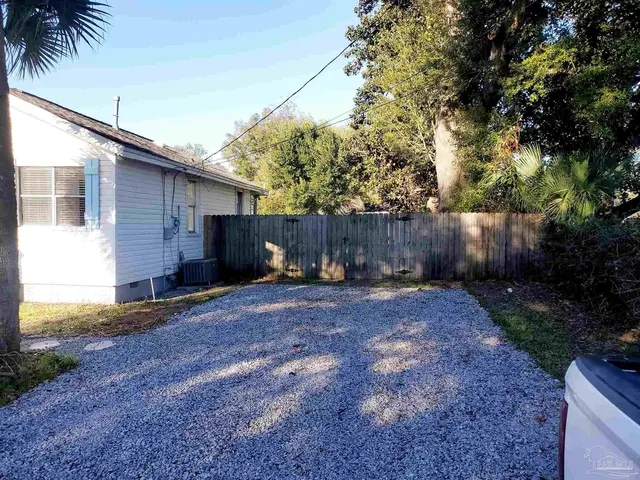 1215 C St property photo