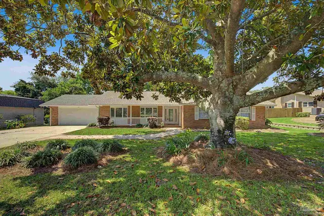 204 Nandina Rd, Gulf Breeze FL 32561 exterior