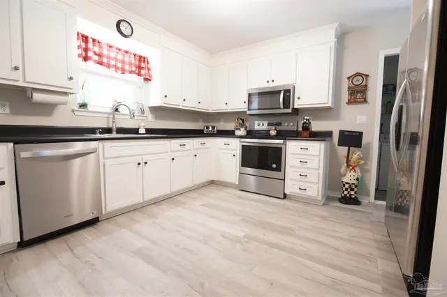7573 Christie St property photo
