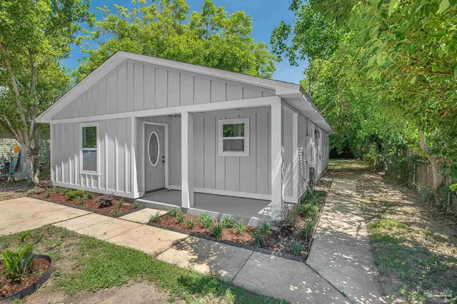 1802 W Godfrey St, Pensacola FL 32501 exterior