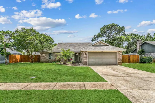 9409 Victoria Ln, Navarre FL 32566 exterior