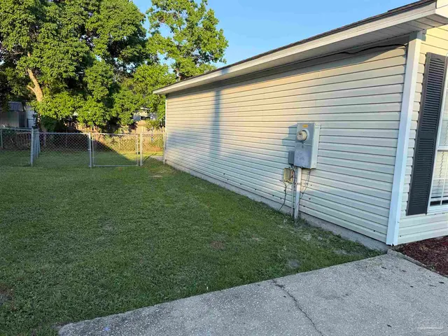 408 Shadow Way Ln property photo