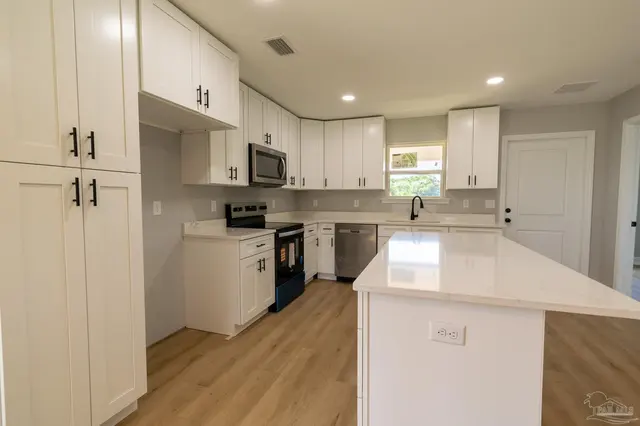4633 Sago Palm Cir property photo