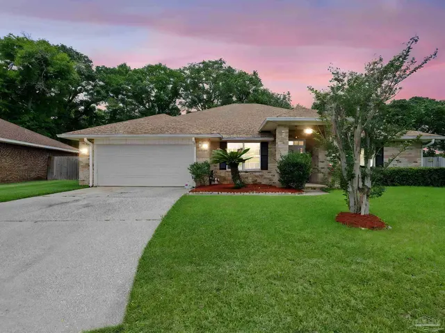 6096 Suntan Cir, Pensacola FL 32526 exterior