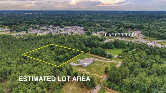 000 Stratford Rd, Pensacola FL 32526 exterior