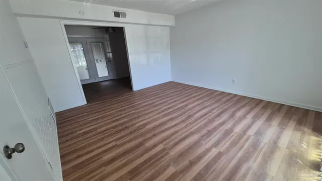 852 Garnet St property photo