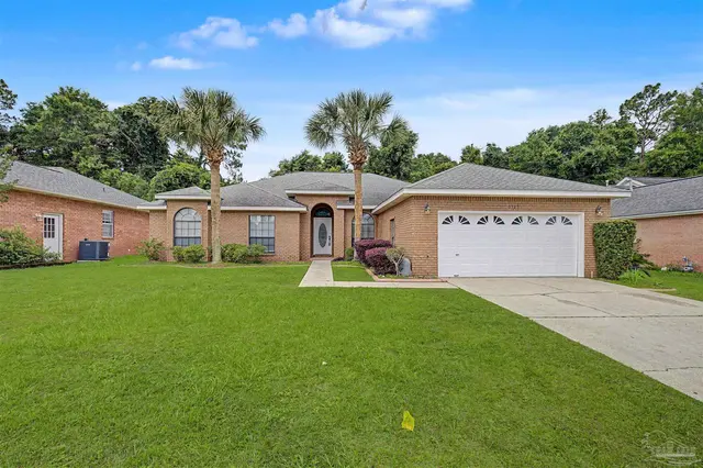 6323 Summer Lakes Ln, Pensacola FL 32504 exterior