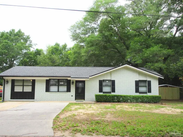 5143 Oakleaf Dr, Pace FL 32571 exterior