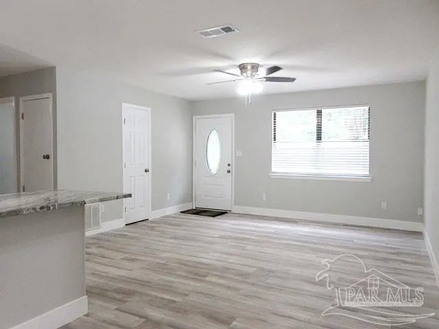 5143 Oakleaf Dr property photo